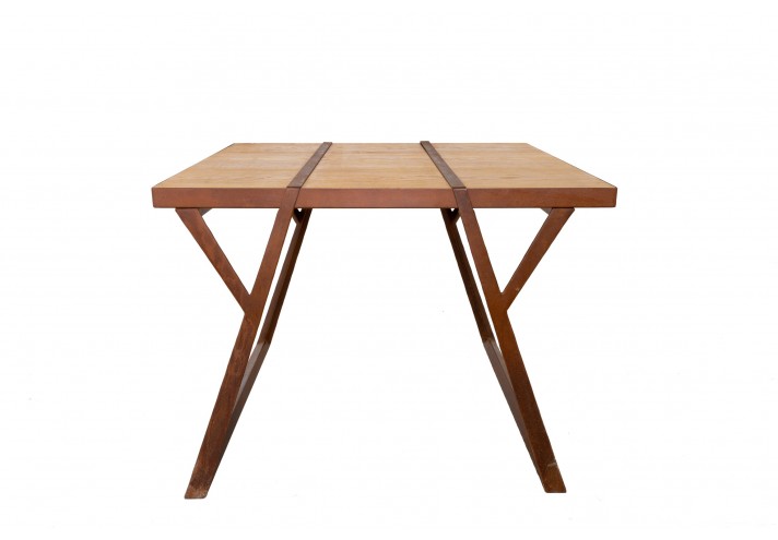 Meubles-design-en-acier-corten-Style-industriel-Acier-corten-intérieur-Intérieur-moderne-EQUILIBRI | Table en corten