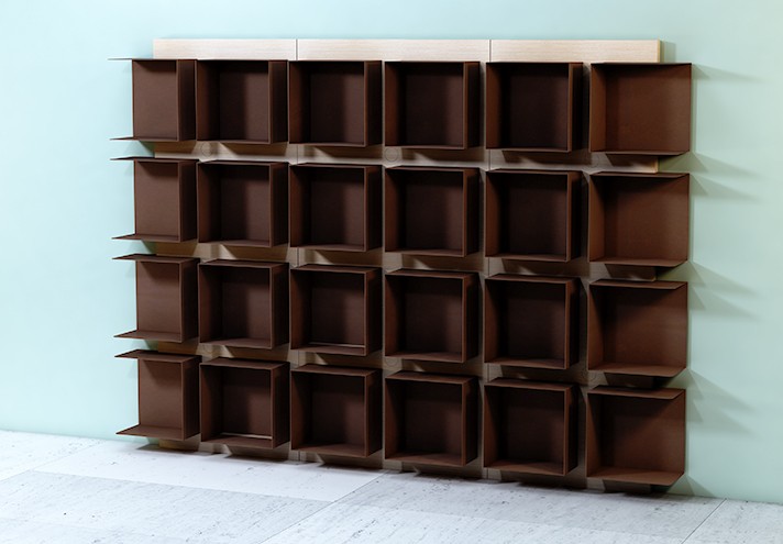 Corten-Möbel-Einrichtung-hergestellt-in-Italien-Stahlmöbel-MODULO zentral | Bücherregal aus Corten
